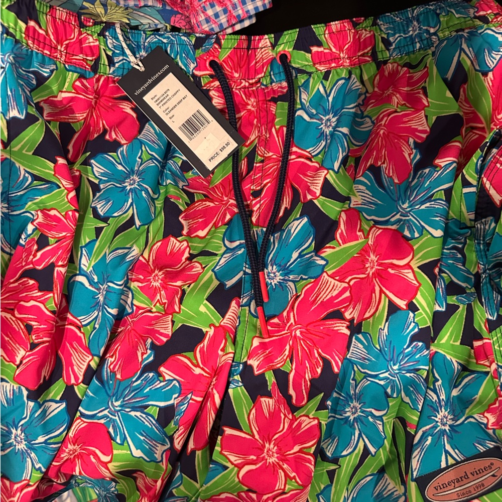 Vineyard vines men  Floral Swim Trunks with Drawstring nwt medium